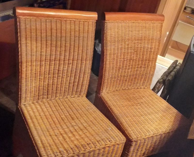 Esstisch mit 4 Stühlen in Ratingen