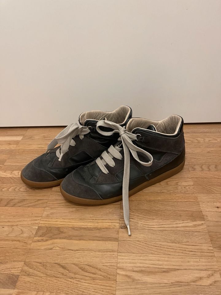 Maison Margiela Sneaker 44 dunkelblau in Berlin