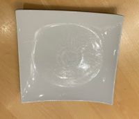 Gastrogeschirr zu verkaufen: Teller "Quadratisch" weiß 28x28x5 cm Hessen - Gießen Vorschau