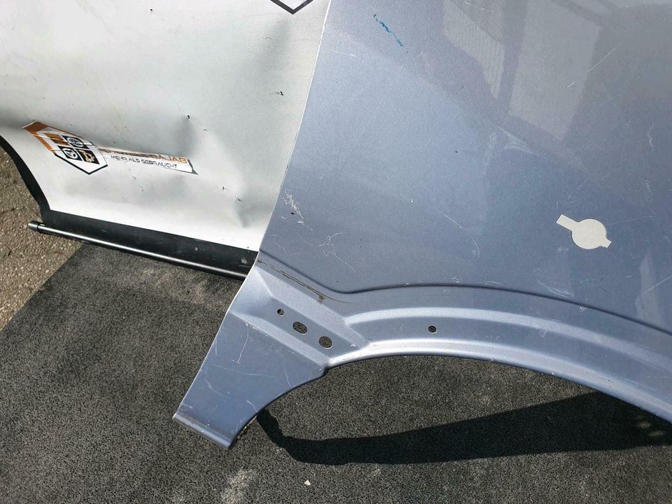 Opel Zafira A Kotflügel vorne Rechts Beifahrerseite BJ 99-05 Wing in Niederkassel