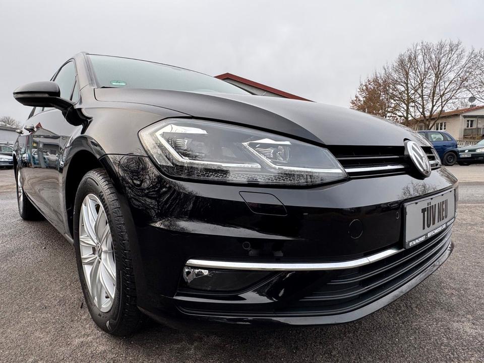 Volkswagen Golf VII Variant*Highline*1 Hand*Navi*DSG*LED* in Schweinfurt