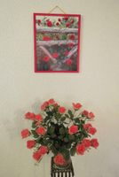Dekoration-Blumen: Bild + Vase mit Kunstblumen / Rosen. 40,00 EUR Baden-Württemberg - Walddorfhäslach Vorschau