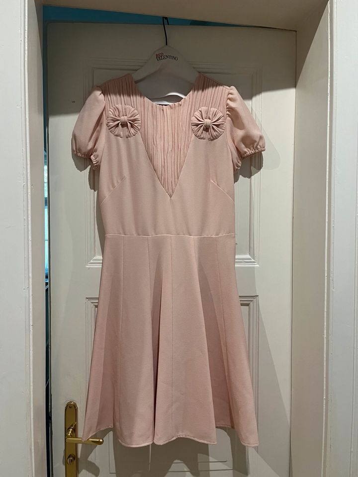 Red Valentino Kleid rosa 36 S in München