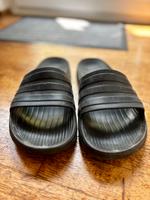 Adidas Adilette „All black“ Größe 11 (45 1/3) Adiletten Nordrhein-Westfalen - Siegen Vorschau
