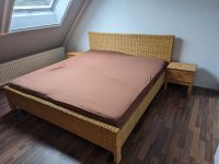 Bett Rattan 180x200 mm mit zwei Nachtschränken Nordrhein-Westfalen - Spenge Vorschau