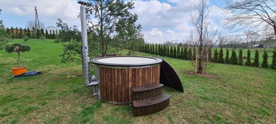 TOP❗️ Hot Tub Whirlpool Badefass Badezuber Ofen LED Massage Neu in Luckenwalde