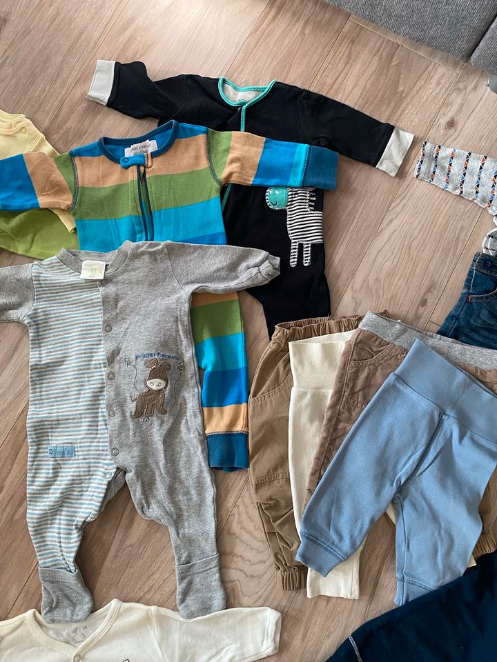 Babykleidung, Neugeborene Kleidung,Kleidungspaket 36 Teile,Gr.56 in Berlin