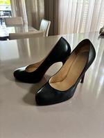 Louboutin Pumps 38,5 Berlin - Lichterfelde Vorschau