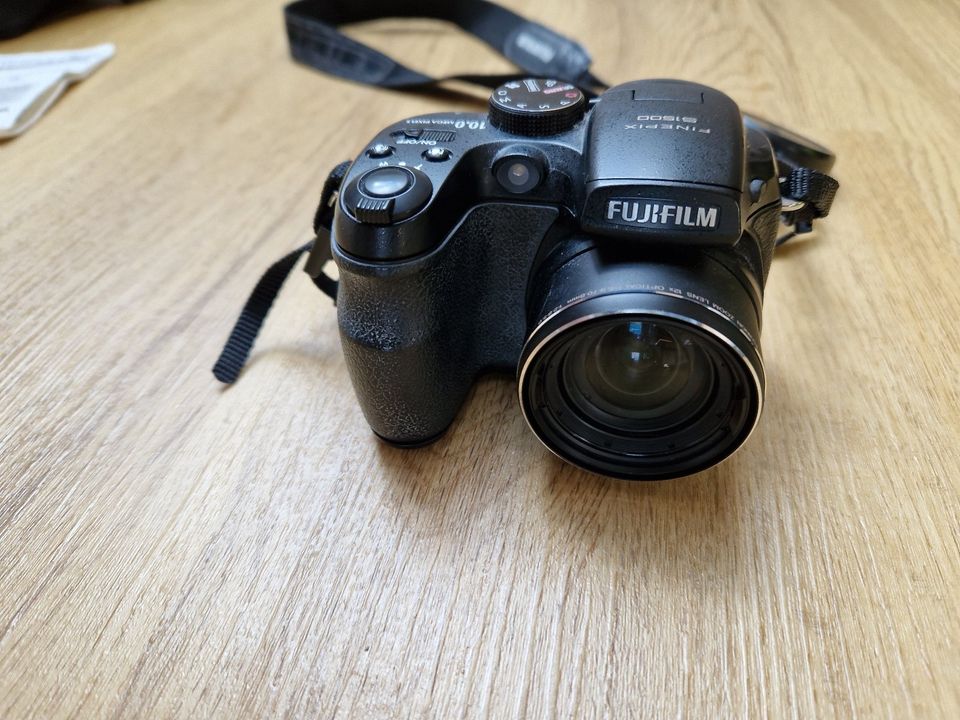 Digitalkamera Fujifilm S1500 in Velbert
