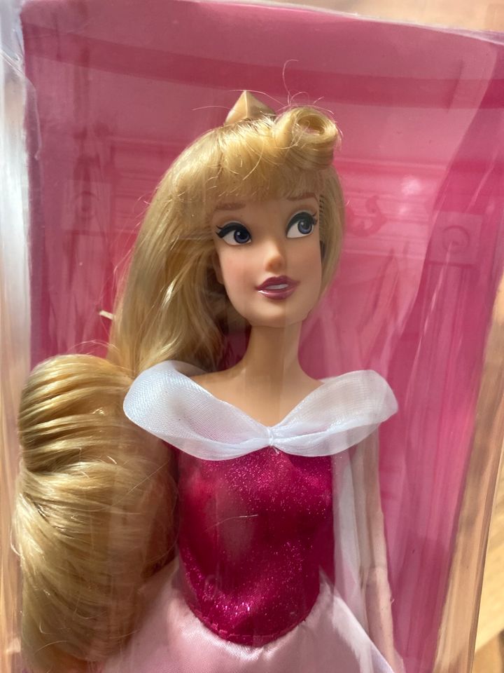 Originalverpackte Dornröschen Barbie Disney Store in Saarbrücken