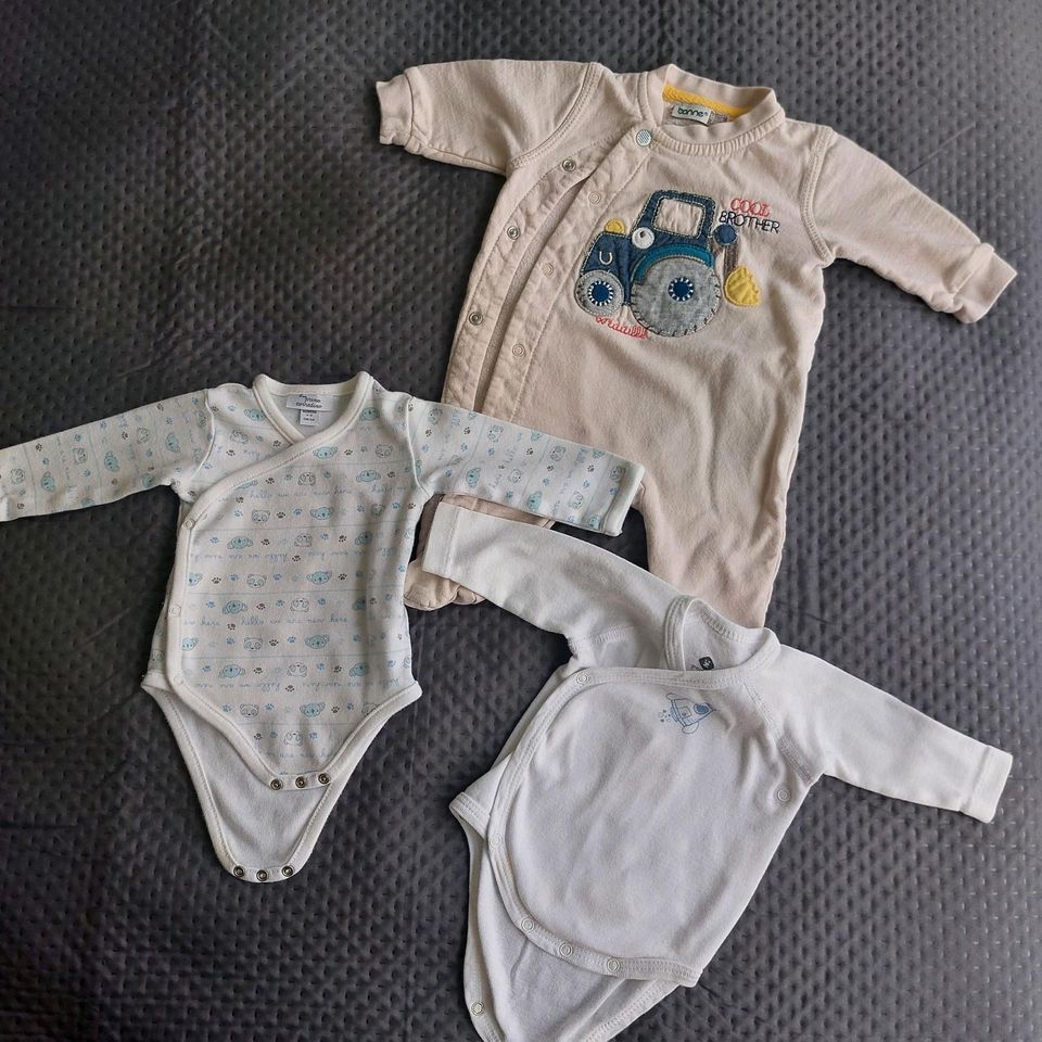 Bebykleidung für Jungen, Paket 0-3 Monate (50-62 cm) in Flensburg