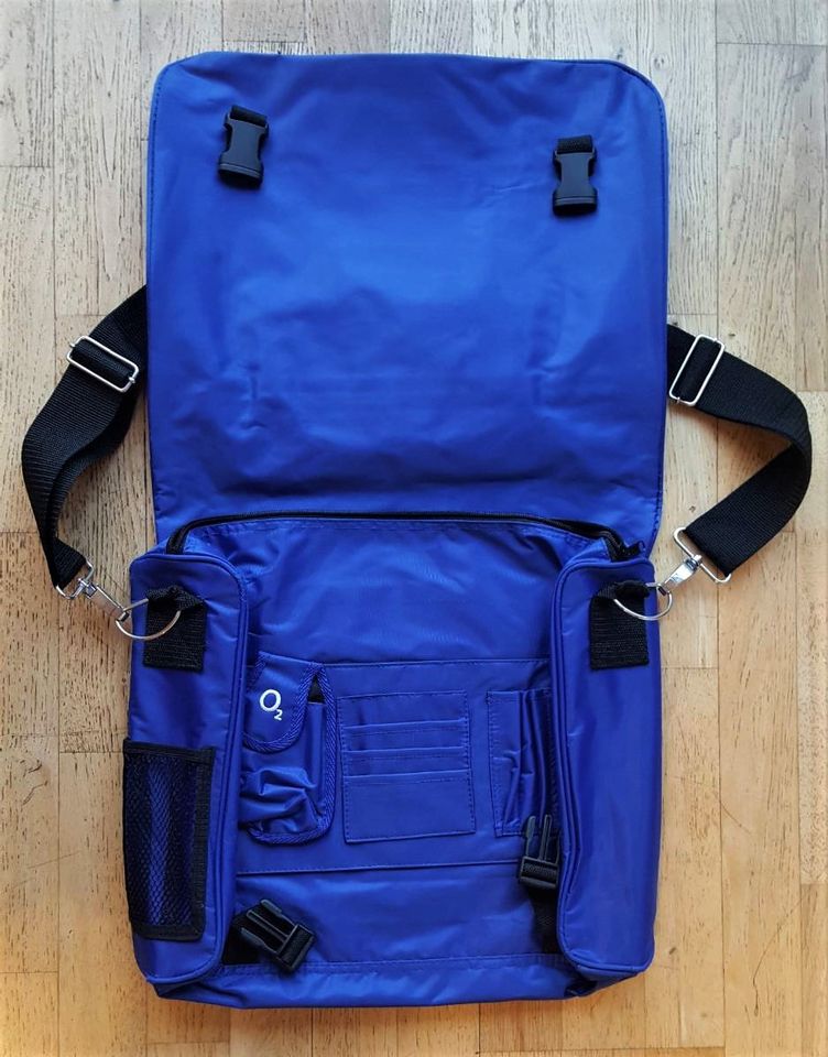 blaue Umhängetasche Laptop-Tasche Messenger Bag von O2, neu in Groß Nordende