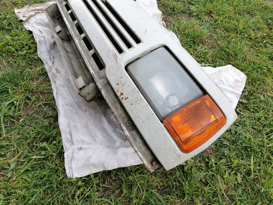 Wartburg 1.3 Front, Kühlergrill, Frontmittelteil in Bürgel