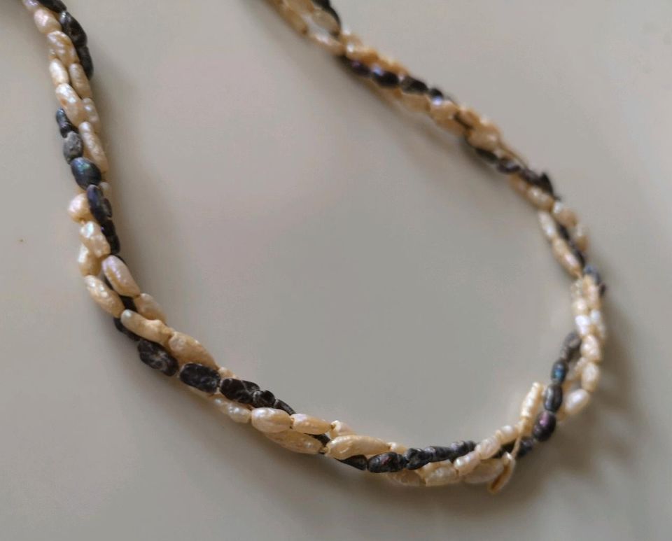 Perlenkette, sehr alt in Kühlungsborn