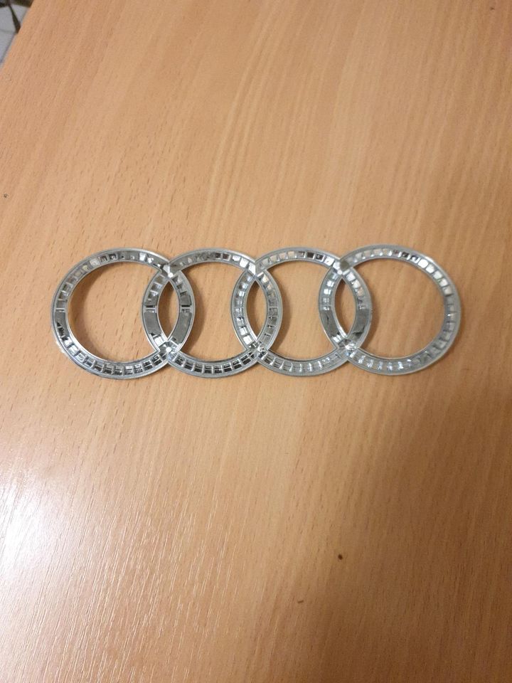 AUDI A5 8W6 Heckklappen-Emblem Abzeichenringe 8W88537422ZZ in Frankfurt am Main