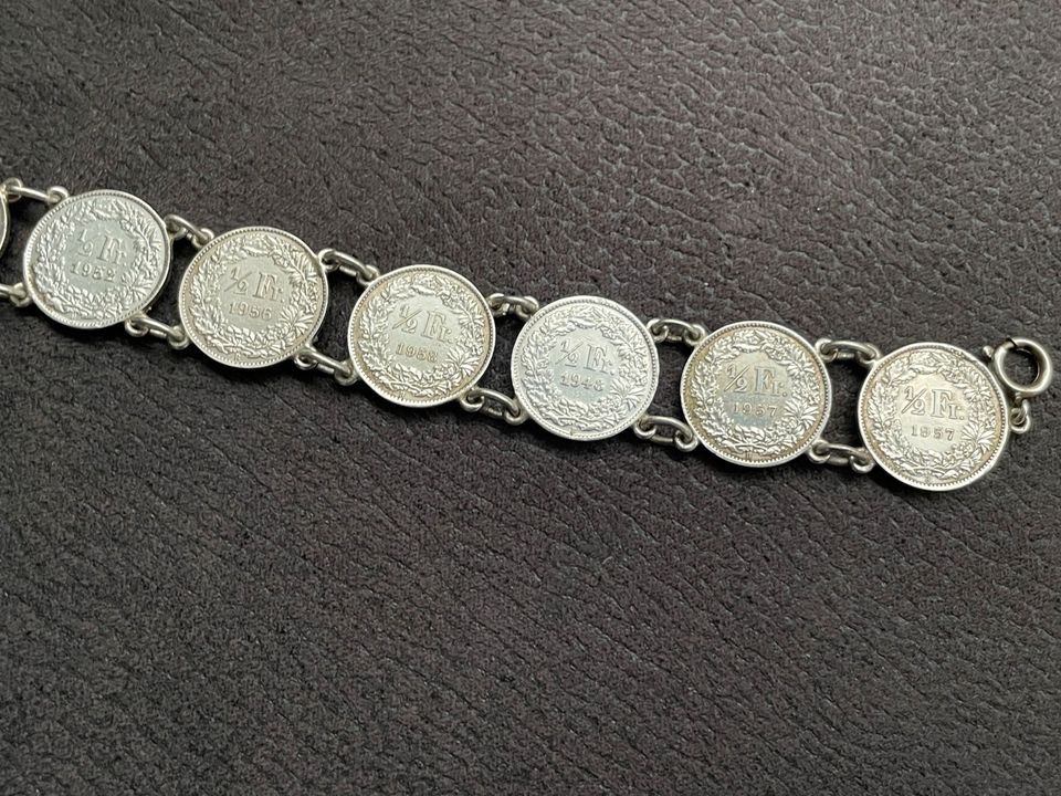 Armband aus 1/2 Franken Silbermünzen 900 Silber in Frankfurt am Main