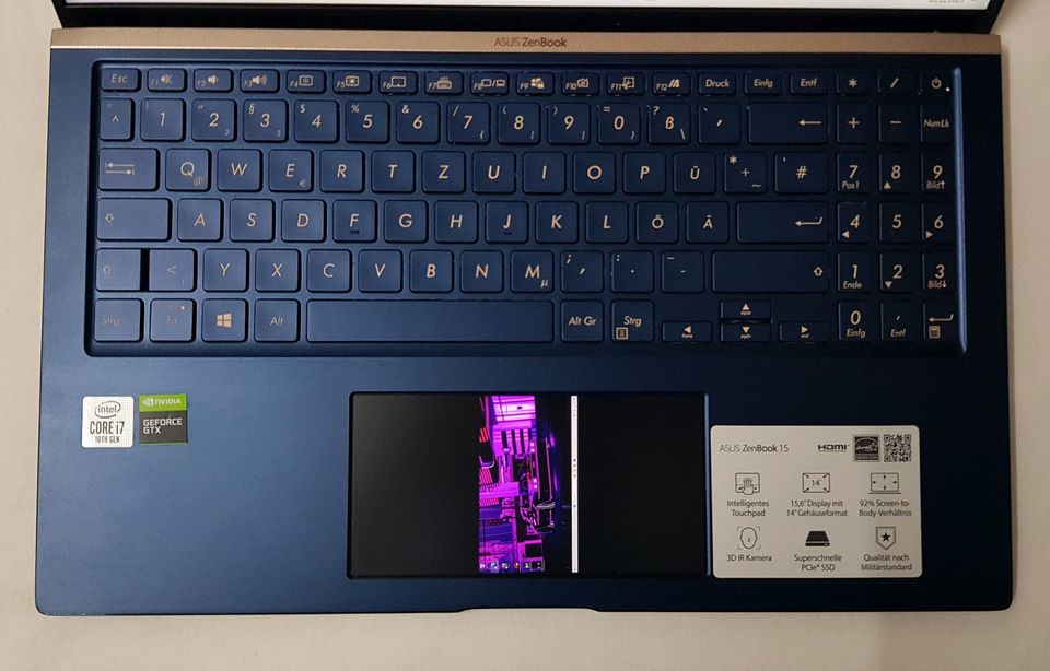 Laptop Asus ZenBook UX534F. GTX 1650 Max/Intel i7/16GB/SSD/15'6 in Düsseldorf