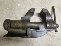 massiver DDR Industrie Schraubstock LES S100 Parallelschraubstock Sachsen - Priestewitz Vorschau