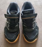 Asics Hallenschuhe, Größe 35 Hessen - Erbach Vorschau