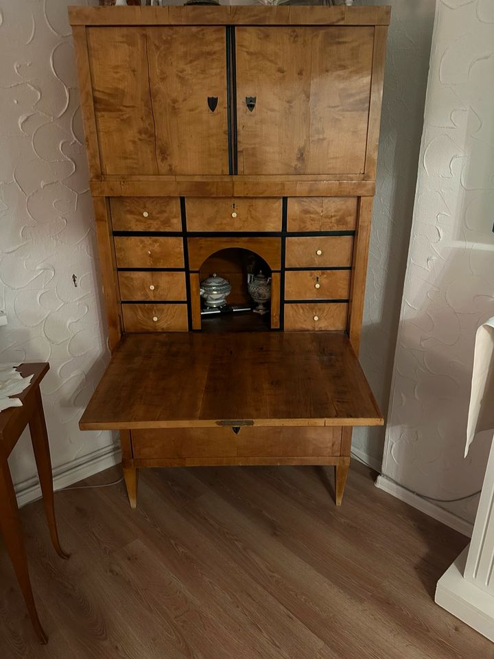 Original Biedermeier Sekretär Birke Antik Alt Schrank in Göttingen