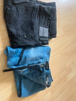 Replay Jeans schwarz und blau Weite 33 Wuppertal - Vohwinkel Vorschau