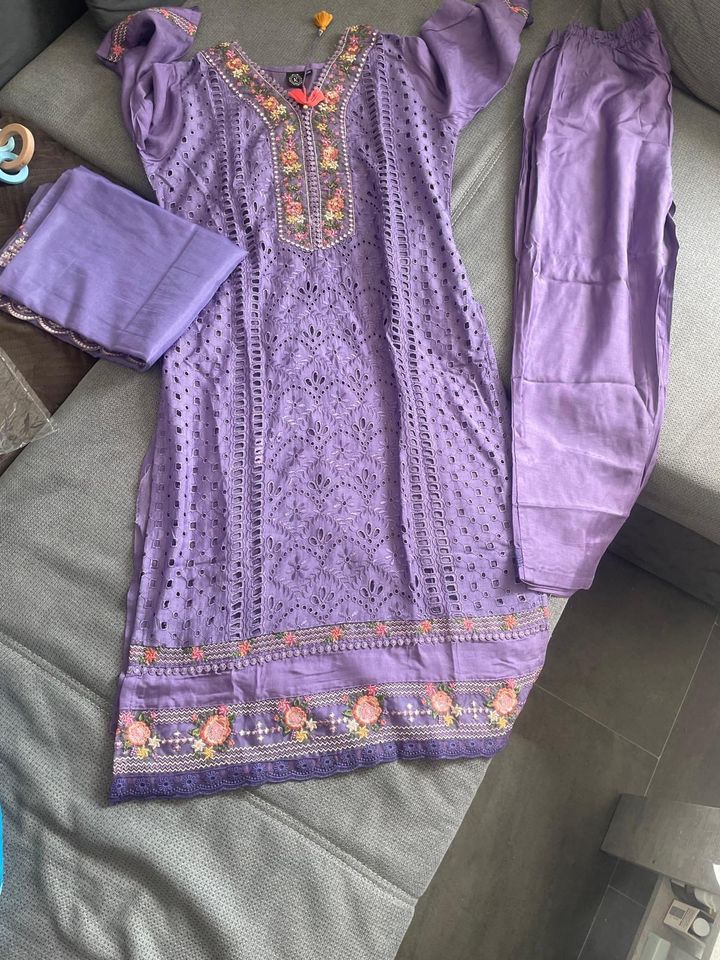 Indische Punjabi Suit in Alsdorf