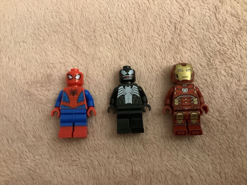 3 Originale Lego Marvel Figuren. Spider-Man, Venom, Iron-man in Gehrden