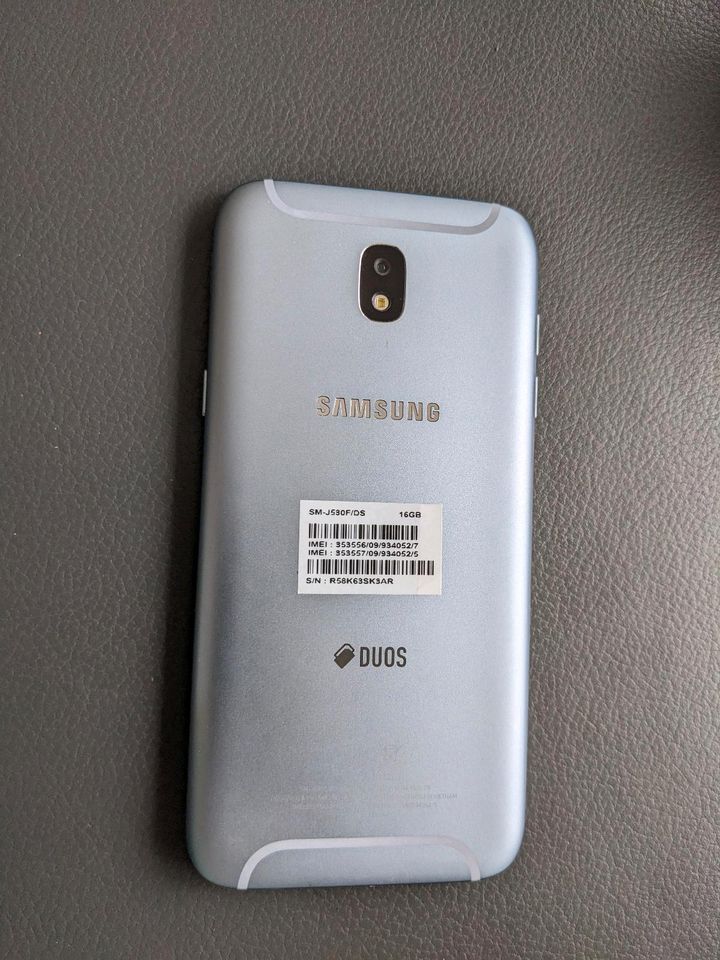Samsung Galaxy J5 + Zubehör in Bottrop