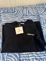 Essentials Pulli an in Größe L Hessen - Maintal Vorschau
