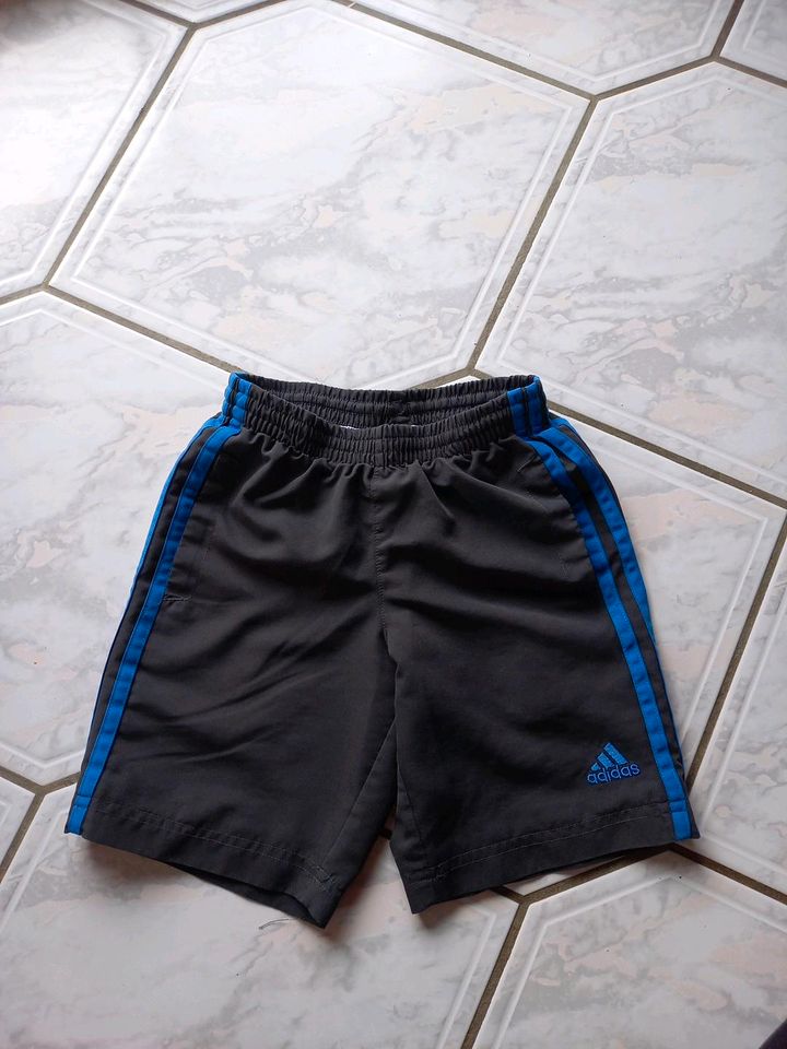 Adidas Badehose in Krummennaab