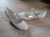 Elegant Park Brautschuhe ivory Spitze ungetragen 2,5cm flach Niedersachsen - Wendeburg Vorschau