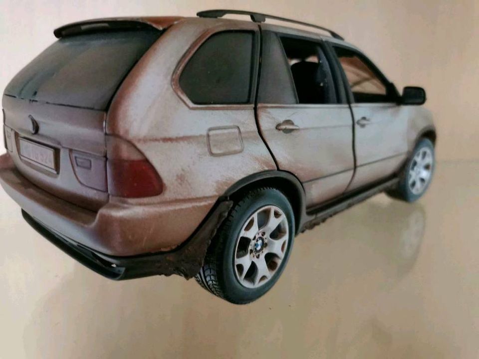 1:18 Airbrush Umbau BMW X5, selten, rar, Vitrinenmodell in Rhauderfehn