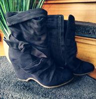 Stiefeletten mit Keilabsatz Damenschuhe Damenstiefel Nordrhein-Westfalen - Lindlar Vorschau