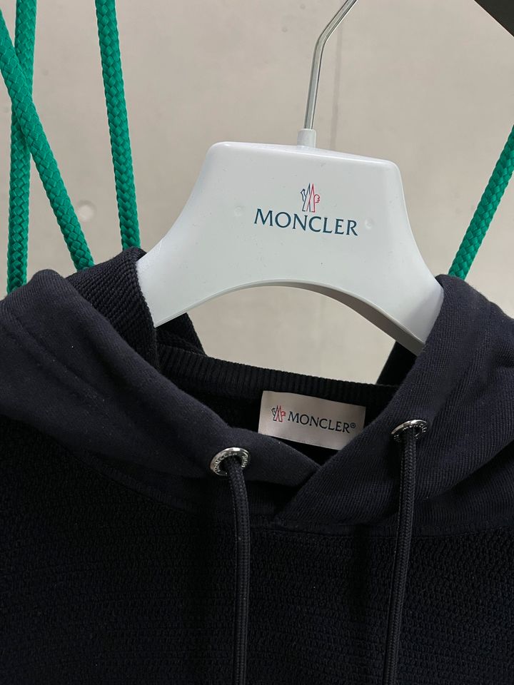 Original MONCLER Hoodie Nachtblau Gr. L neuwertig in Bayreuth