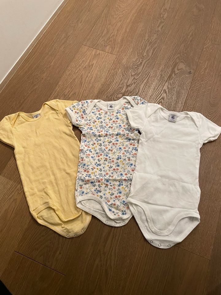 Petit Bateau Bodys, kurze Ärmel, 6-er Packung, Gr. 95 in München