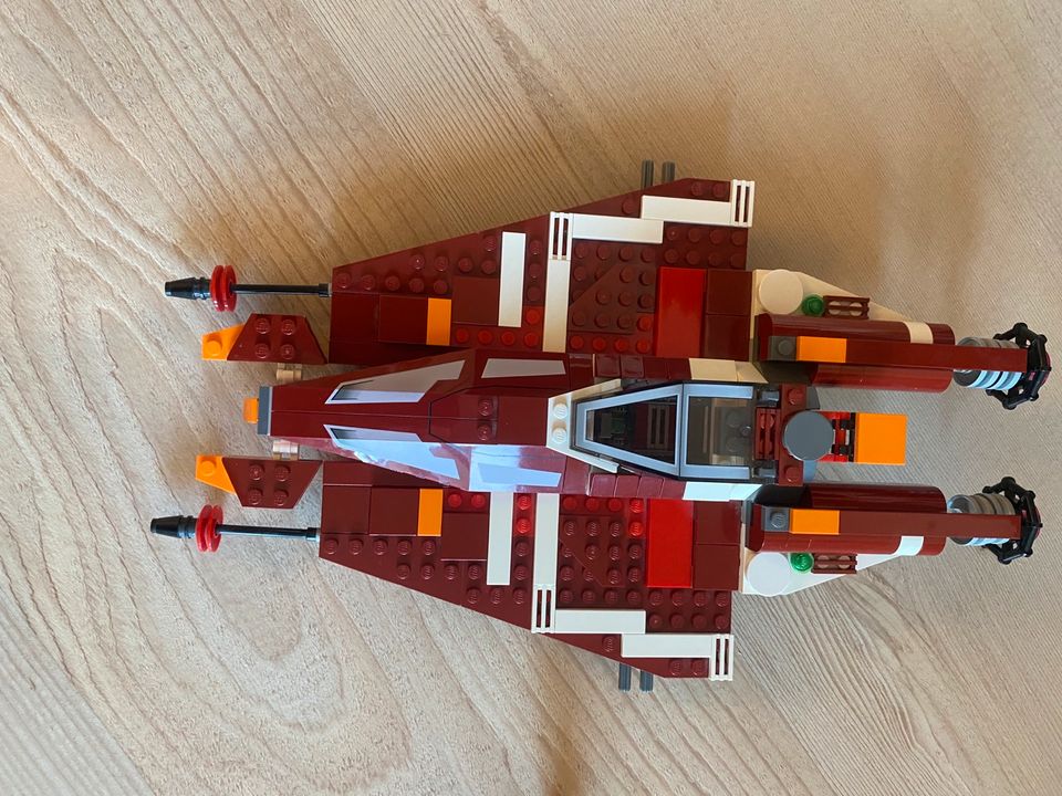 LEGO STAR WARS Nr 9497 Republic Striker-class Starfighter in Aalen