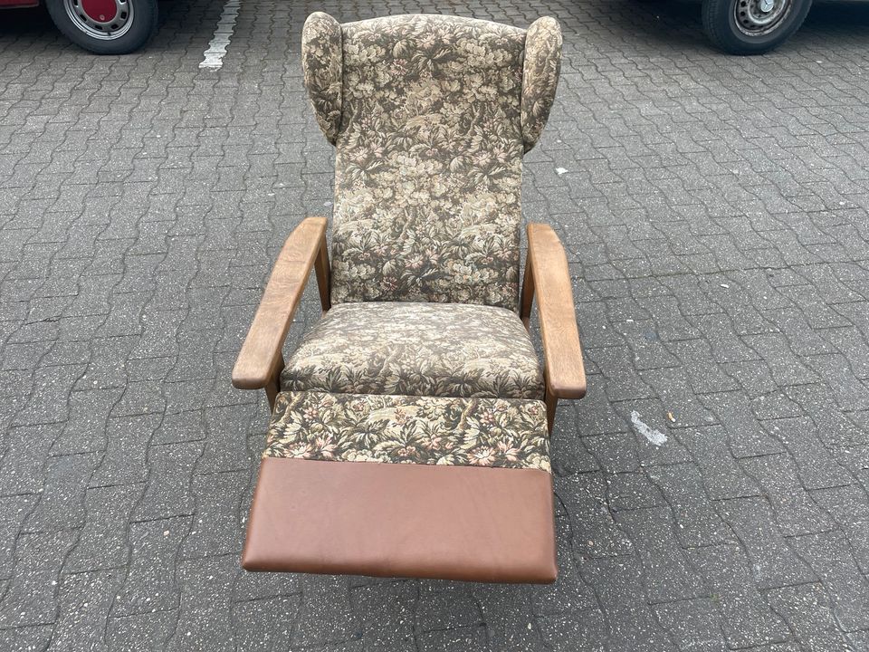 TV-Sessel Ohrensessel mit Fußablage vintage in Telgte