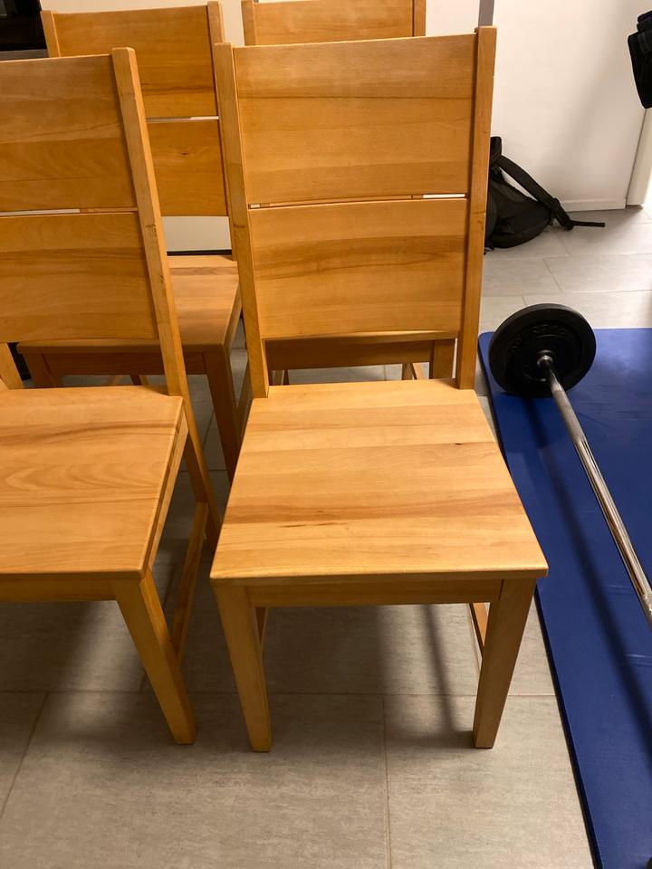 6 massive Holzstühle zu verschenken, voll intakt. in Nordrhein
