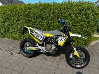 Husqvarna 701 SUPERMOTO MIT VIELEN EXTRAS UND WENIG KM Baden-Württemberg - Gaildorf Vorschau