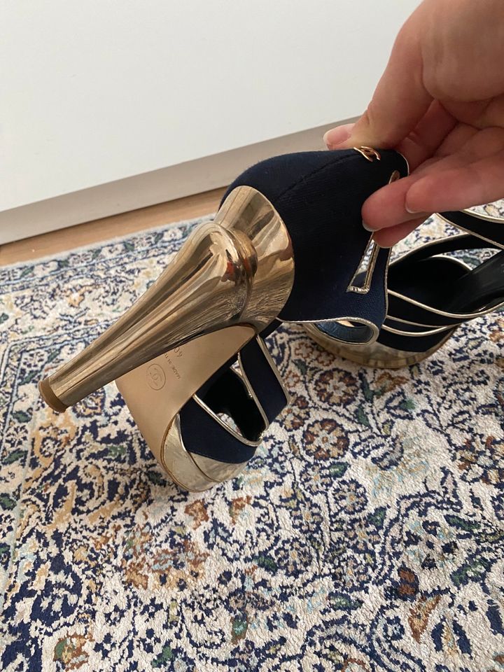 CHANEL High Heels gold canvas blau neuwertig 40 rare vintage in München