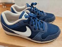 Nike Runner MD Sneaker Turnschuhe Gr. 41 dunkelblau Hessen - Hofheim am Taunus Vorschau