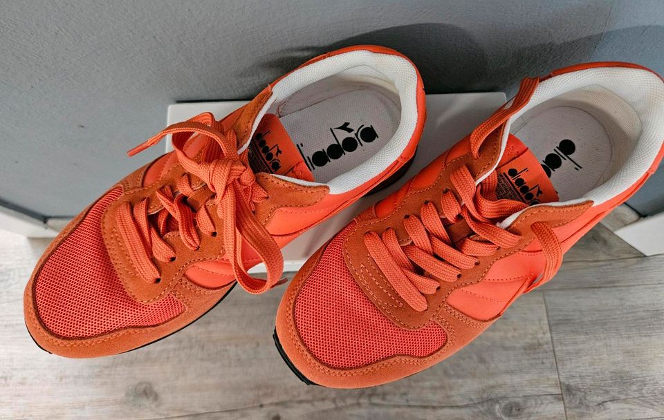 Diadora Sneaker orange in Hattingen