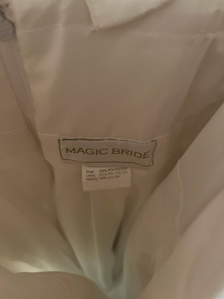 Magic Bride Hochzeitskleid weiß 36/38 in Vaterstetten