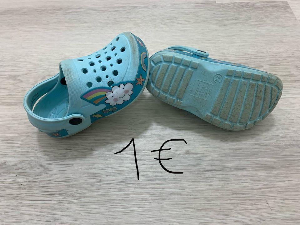 Stiefel, Schuhe, Wasserschuhe, Sandalen Größe 24 in Wermelskirchen