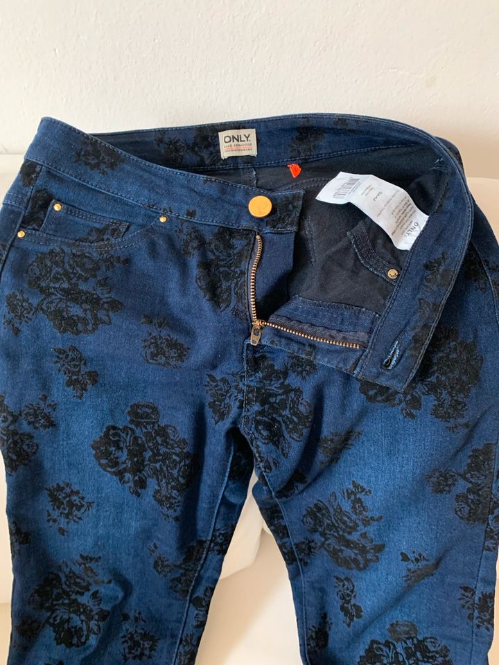 ONLY Jeans/Hosen,Gr.36/S,stretch/slim fit/samt druck in München