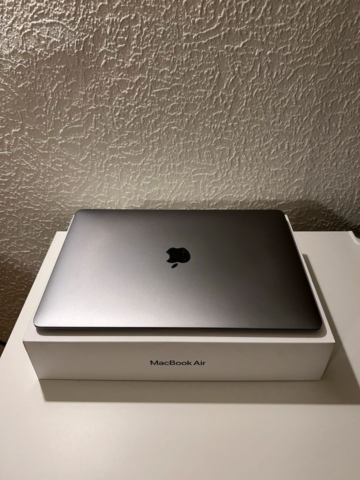 Apple MacBook Air M1 2020 in Köln