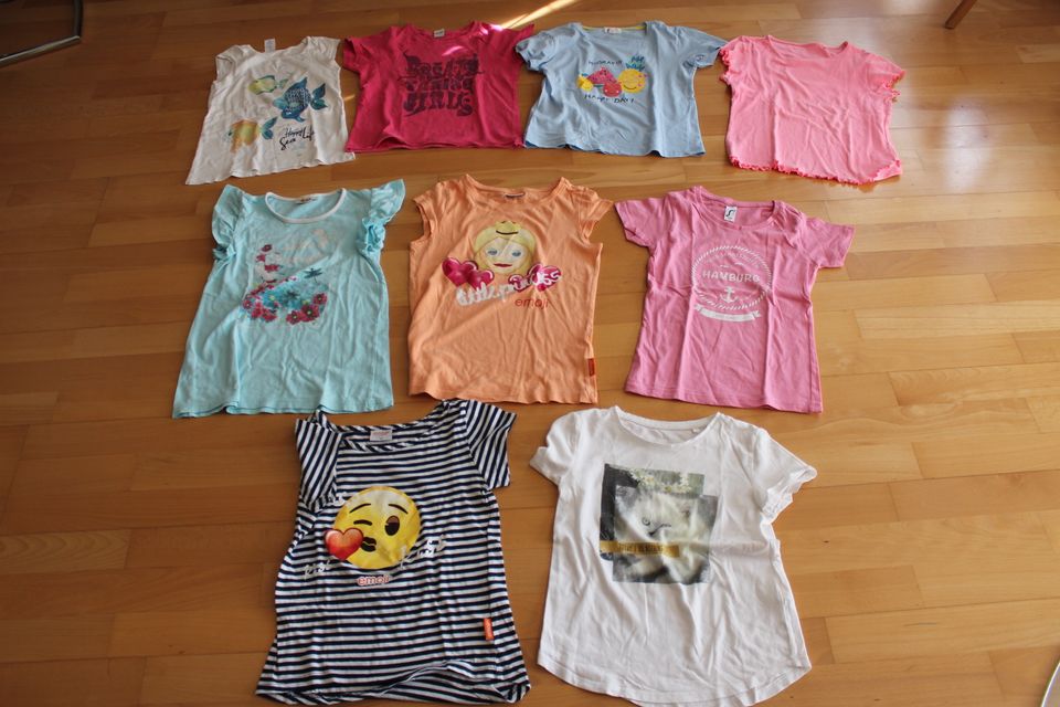 Paket Oberteile, Shirts, Tops, Bluse, T-Shirt, Tunika Gr. 134-140 in München