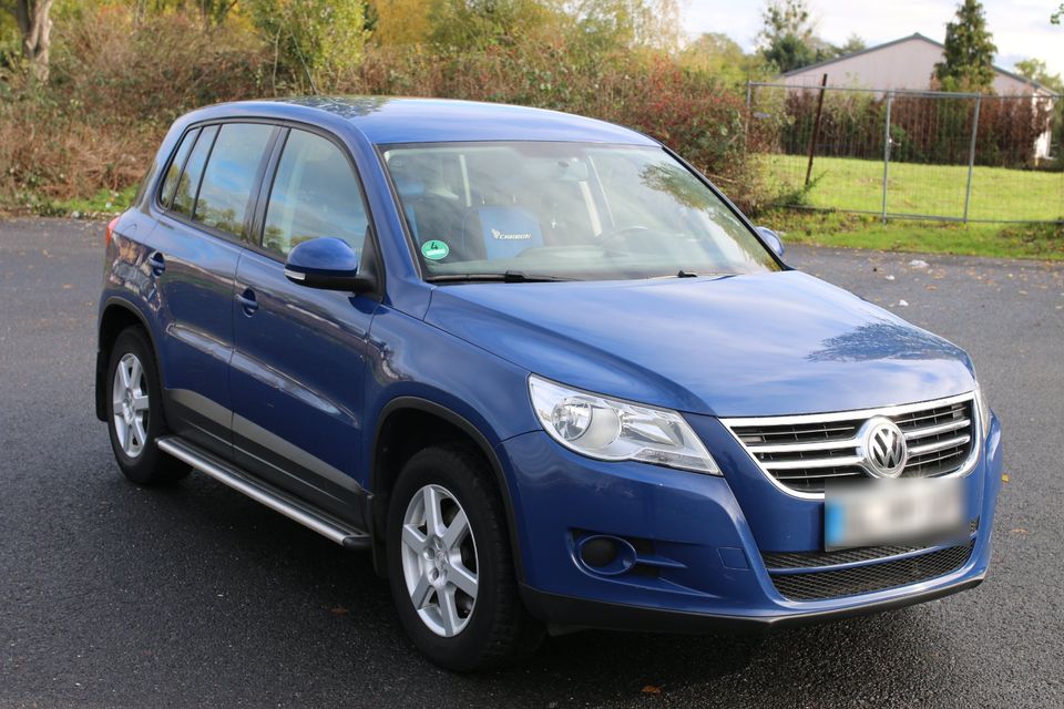 VW Tiguan 75000km Original TÜV 2/2025 Checkheft in Köln