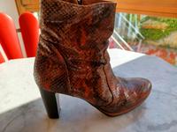 MARIPE Stiefeletten 40 (39) Schlangenlederoptik rotbraun Hessen - Büdingen Vorschau