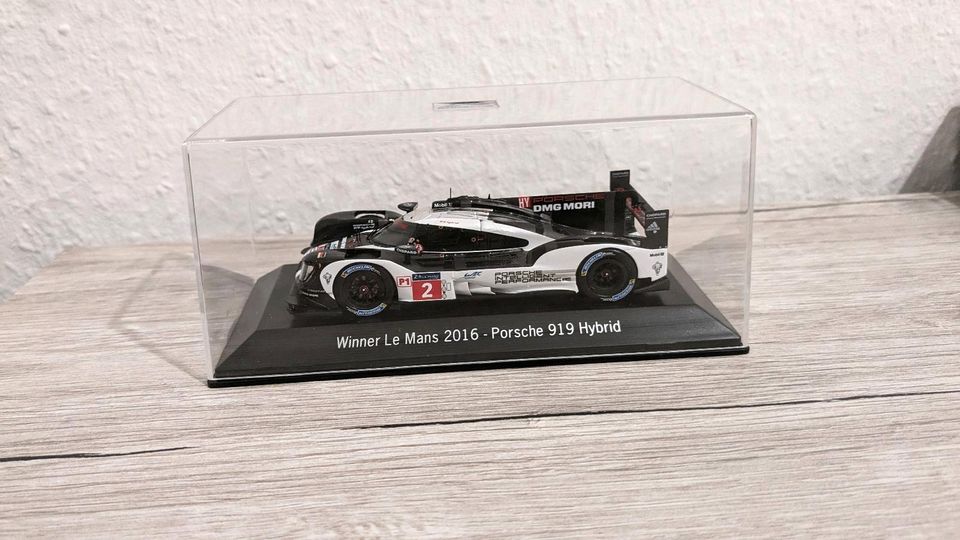 Spark Porsche 919 Hybrid 2016 #2 (Winner Le Mans 2016) in 1:43 in Hockenheim